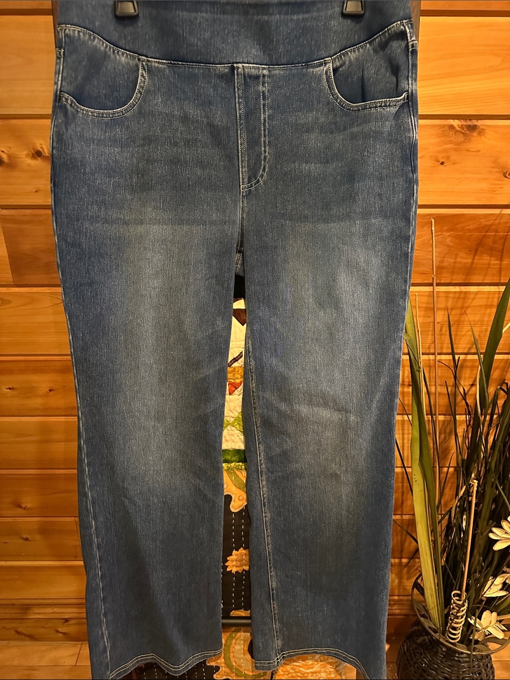HALARA Women's kind of a straight leg Denim Jeans in Medium Blue Wash